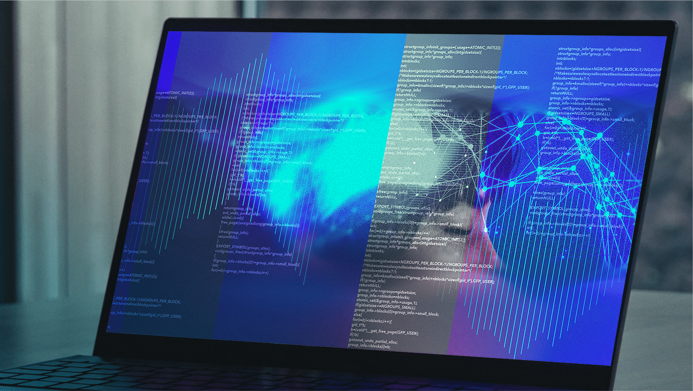 Laptop-Bildschirm mit abstrakter KI-Visualisierung aus Code, einem Gesicht und Netzwerklinien