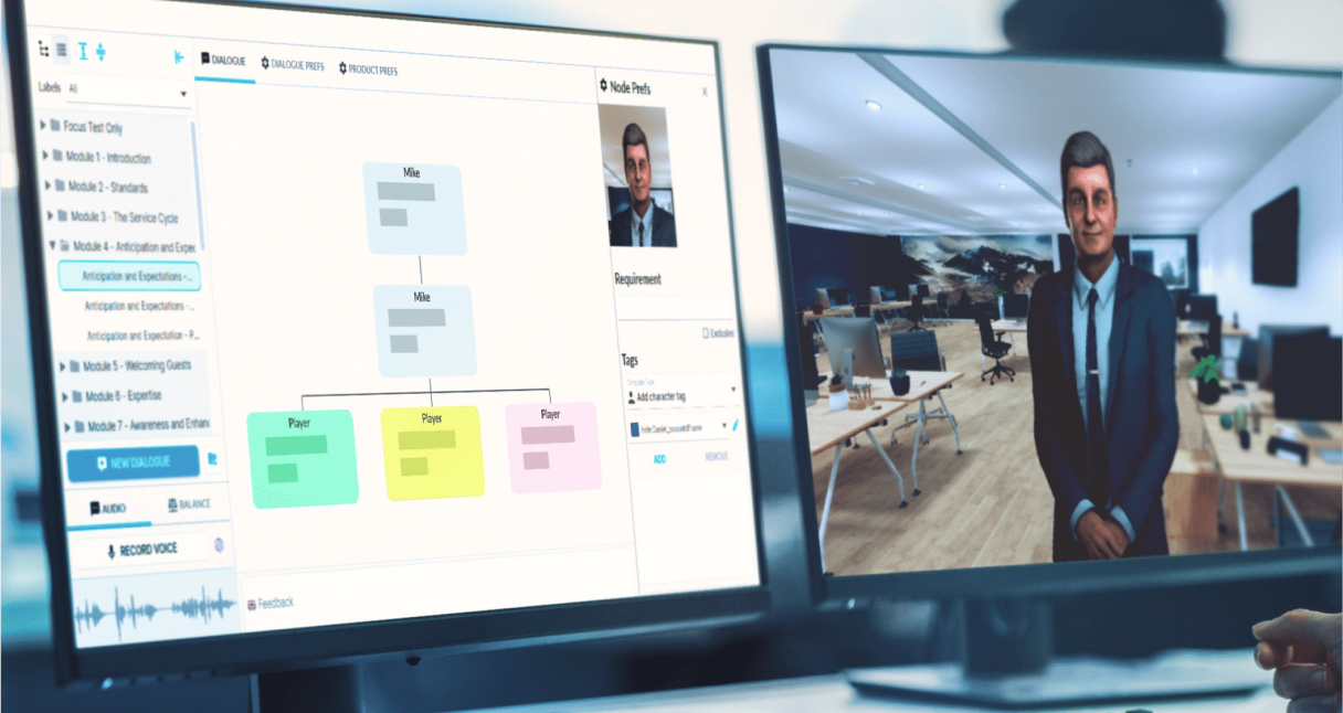 Trainings-Dialogeditor auf einem Monitor, eine 3D-Figur in einem virtuellen Büro auf einem zweiten