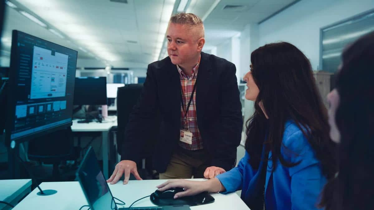 OneBright employees on PC