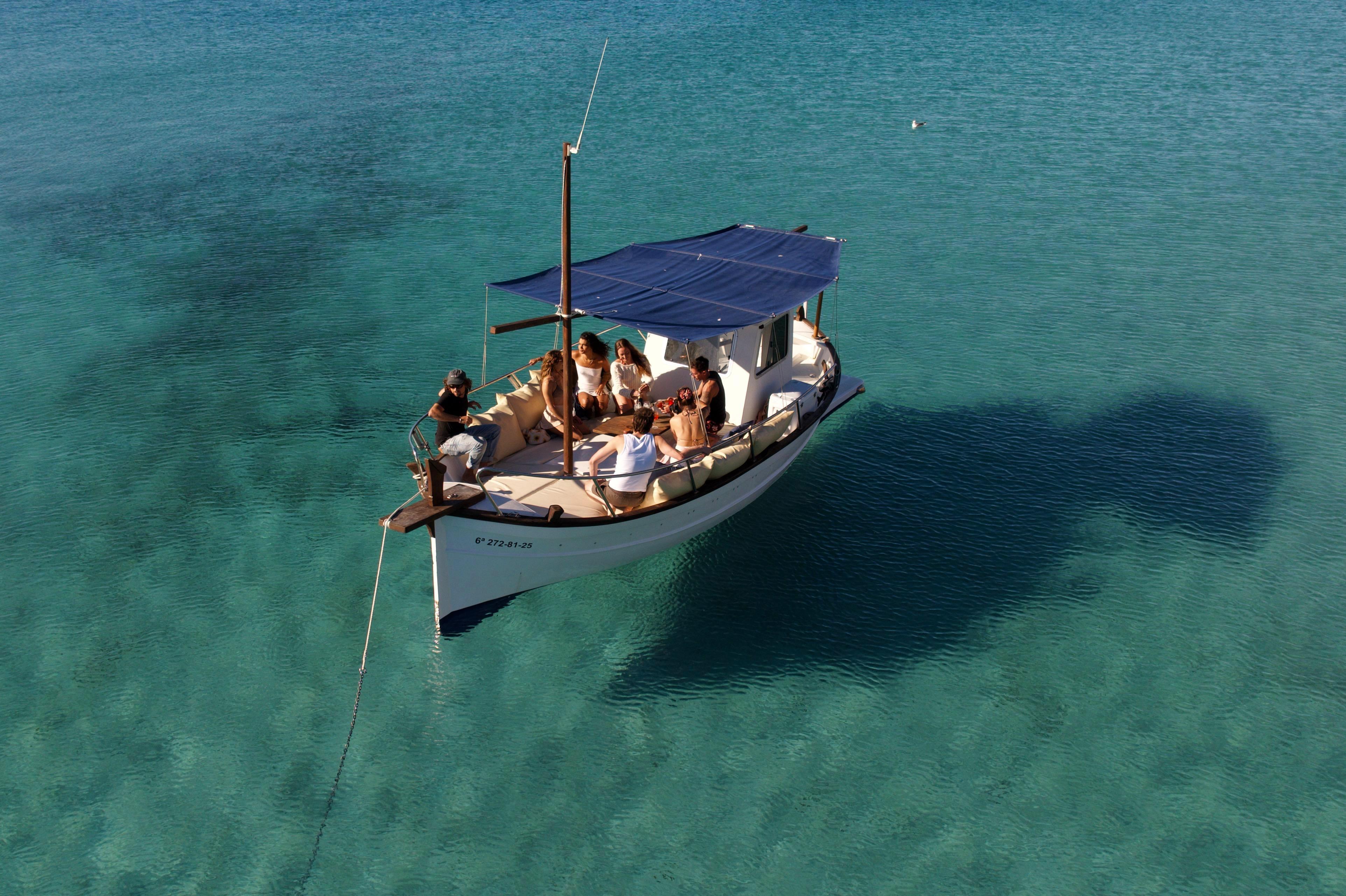 Traditional Ibizan Llaut "Neus" (Capeador 36) — Private Charter thumbnail