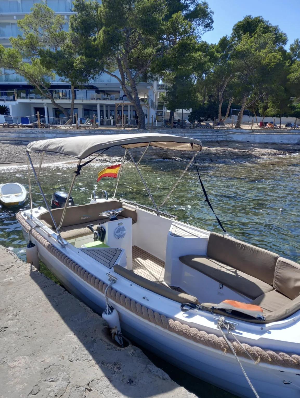 RoDa 495 Silver — 6 Pax Boat Hire (Half Day) thumbnail 3