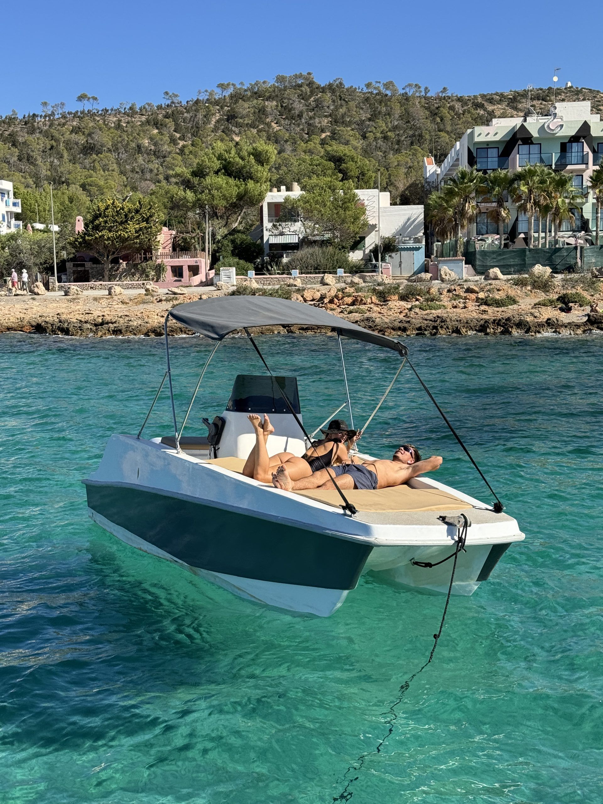 Catamaran Olvap 500 — No License Boat Hire thumbnail 3