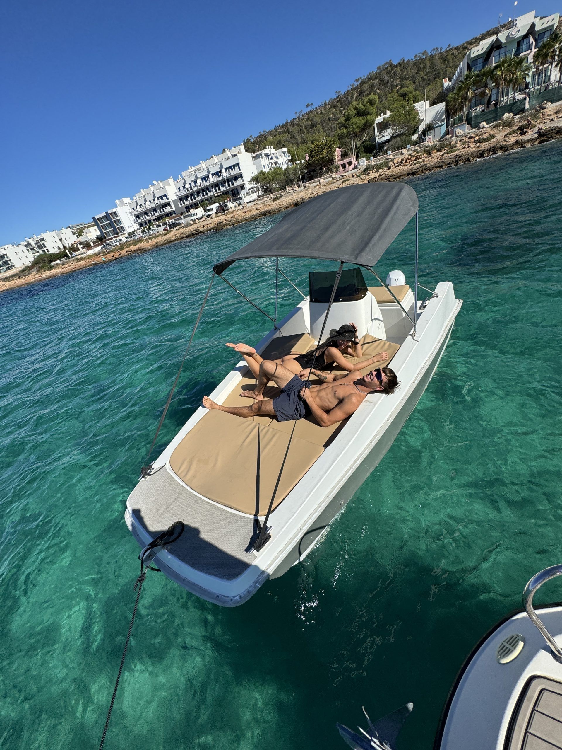 Catamaran Olvap 500 — No License Boat Hire thumbnail 2