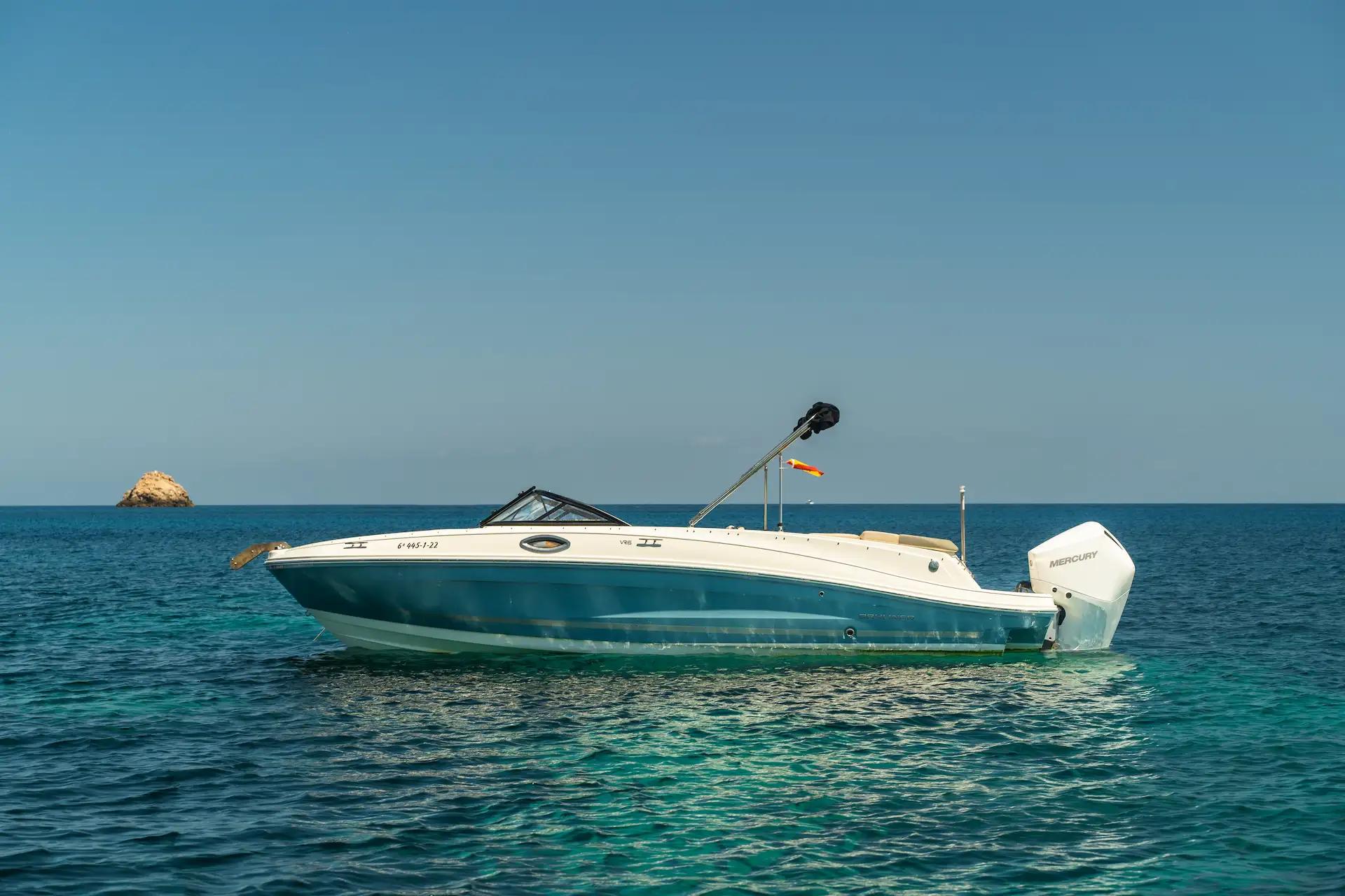 Bayliner VR6 225 HP — Boat Rental with License thumbnail 4