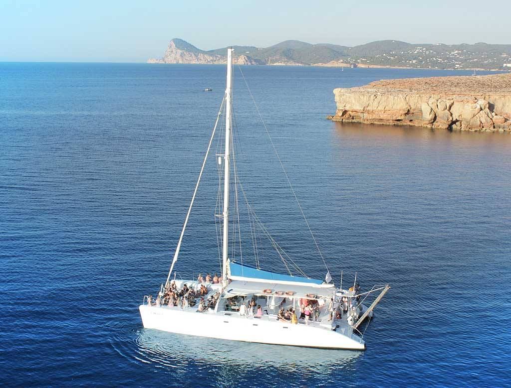 SEA SUN Catamaran — Private Charter (Up to 80 Guests) thumbnail 3
