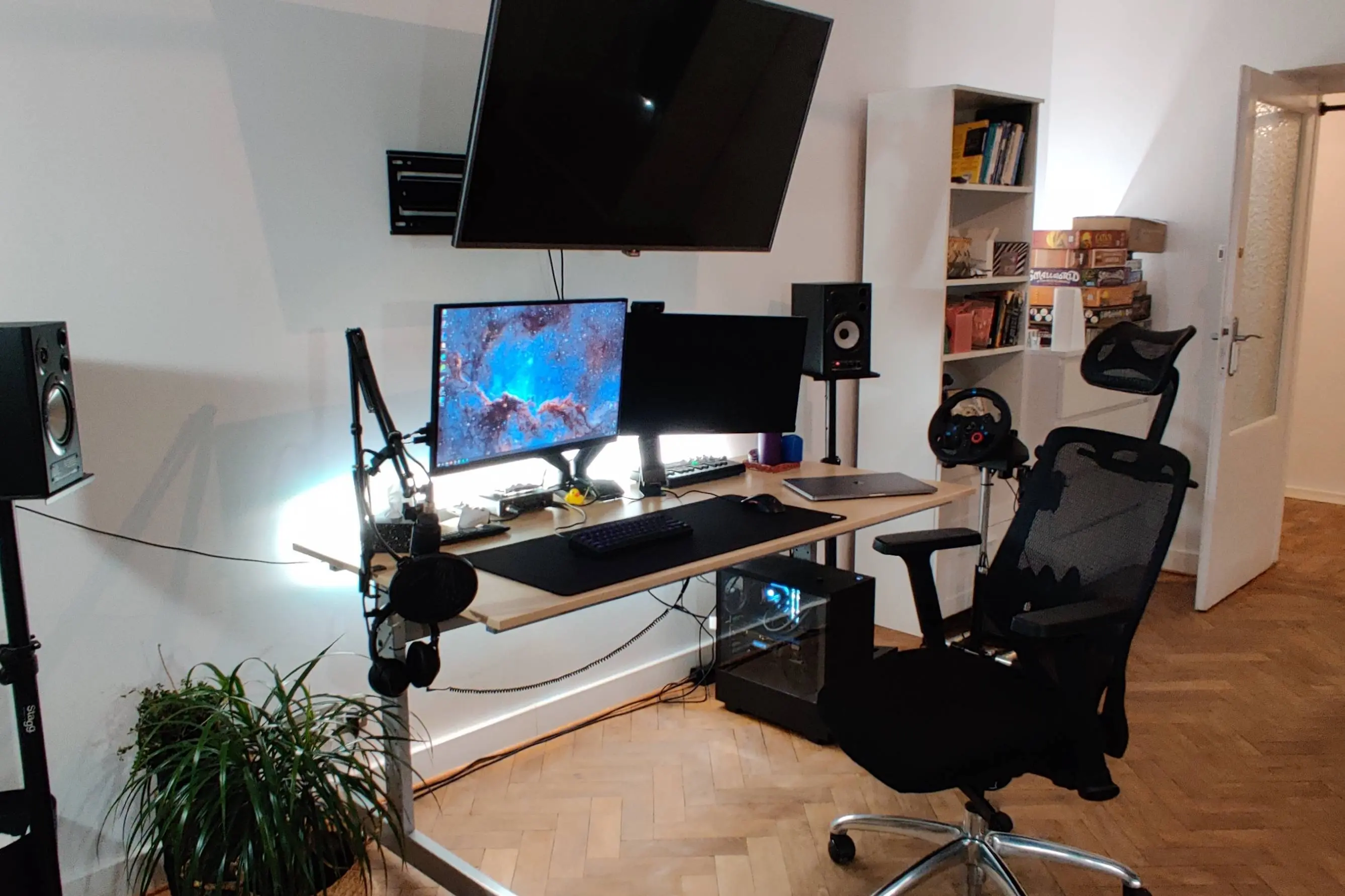 home office desk setup