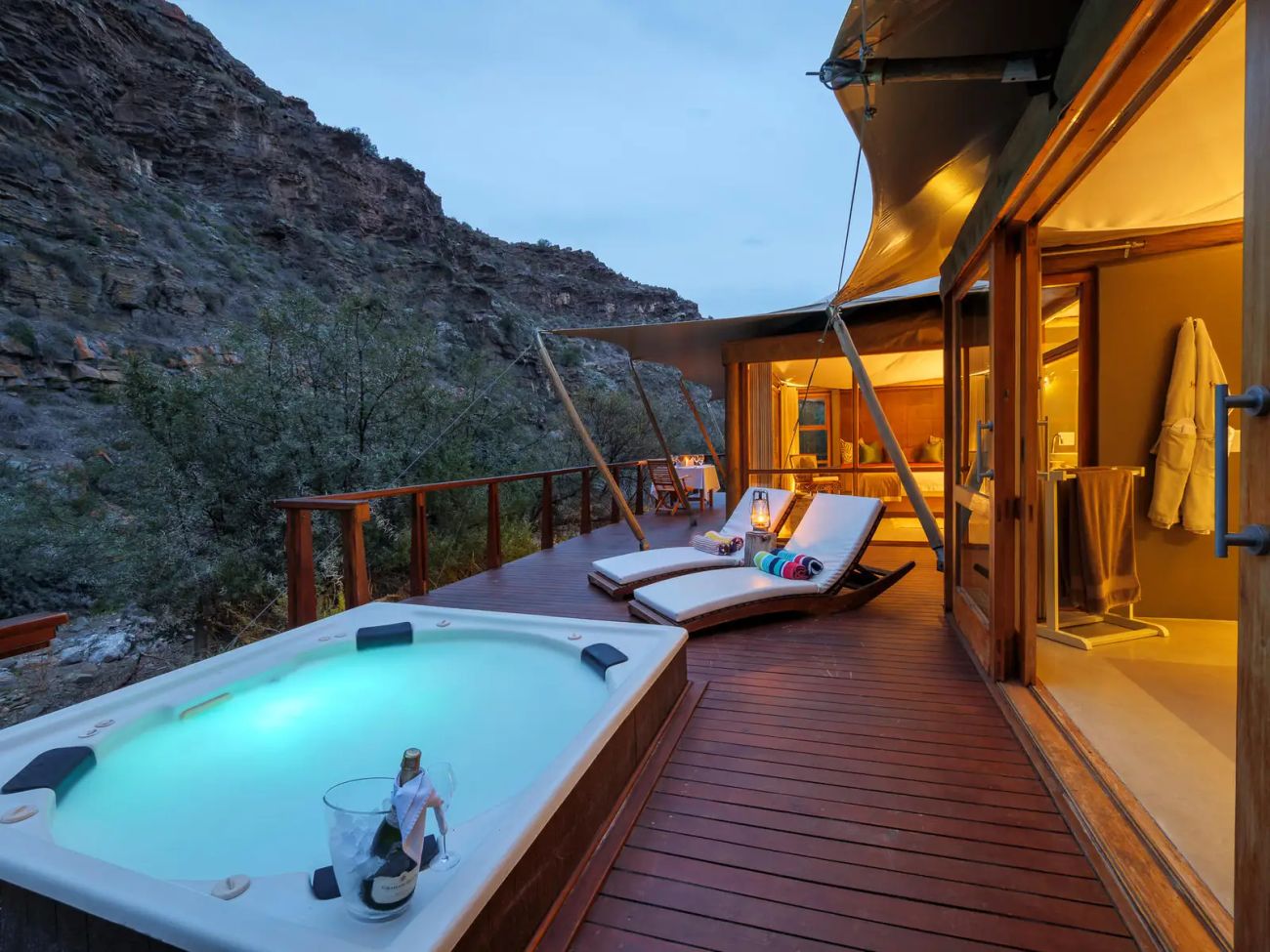 3-Day BIG 5 Safari at Sanbona Wildlife Reserve (Combine with Cape Town)