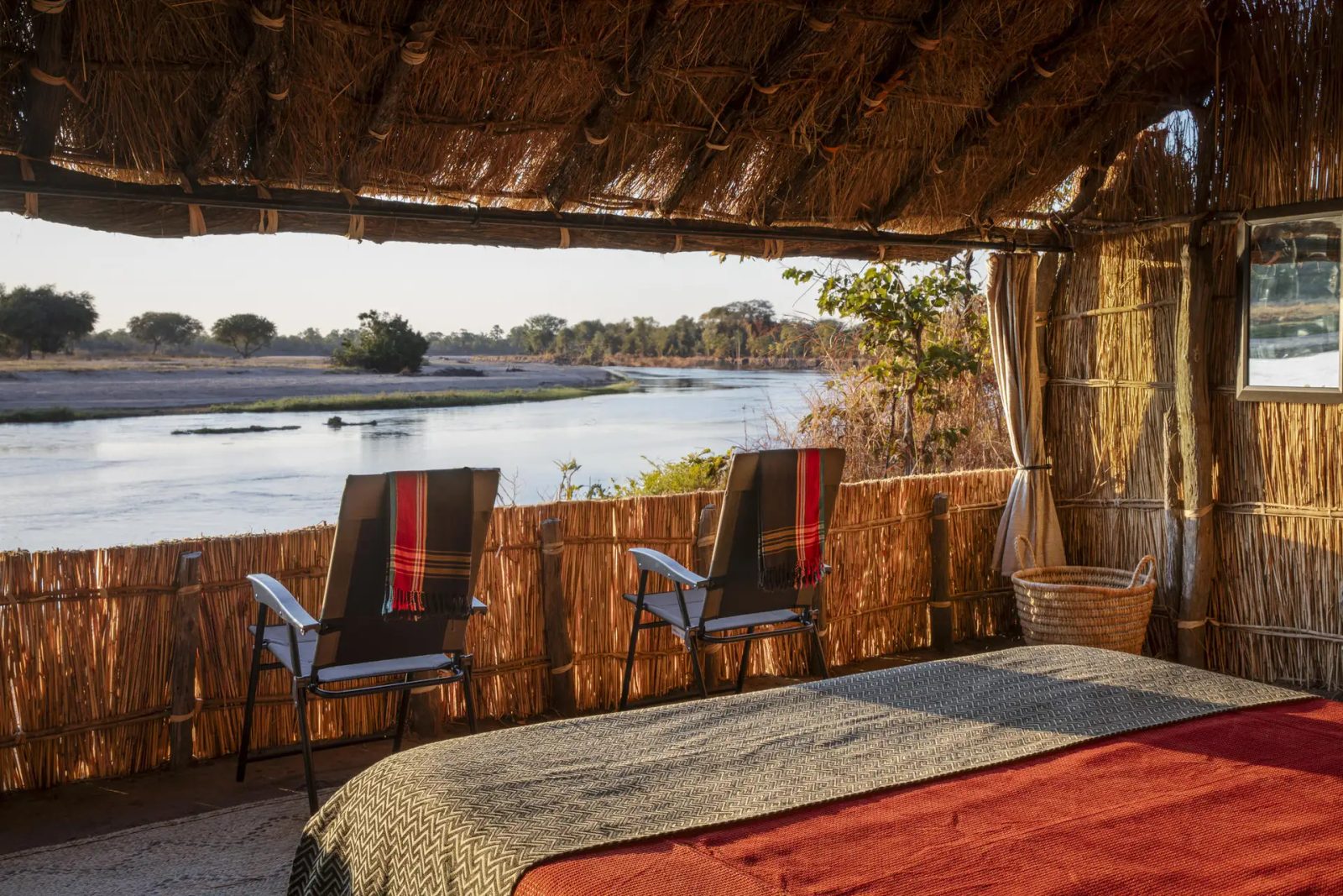 Mwaleshi Camp’s en-suite bedrooms.