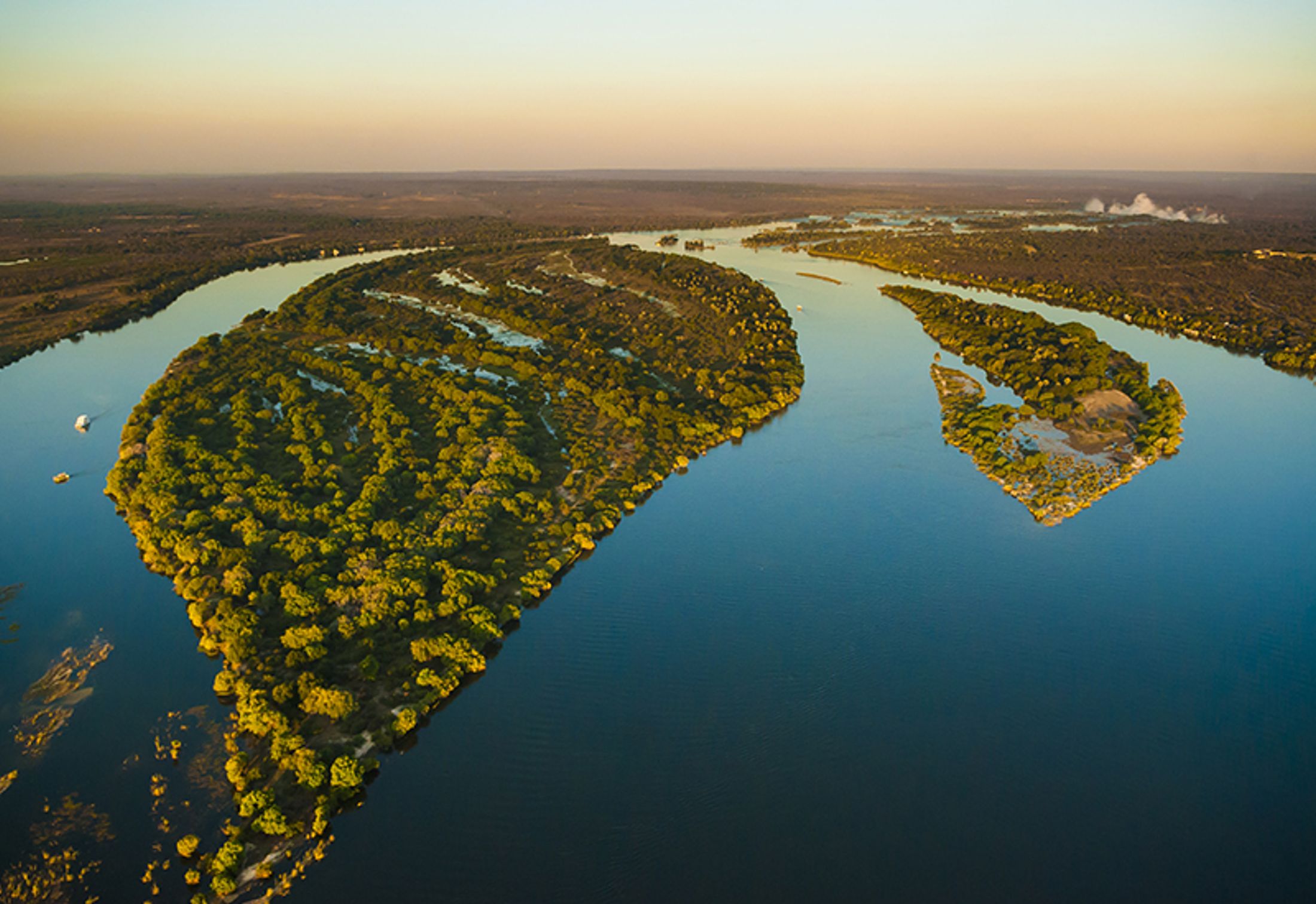 Top Lodges along the Zambezi River