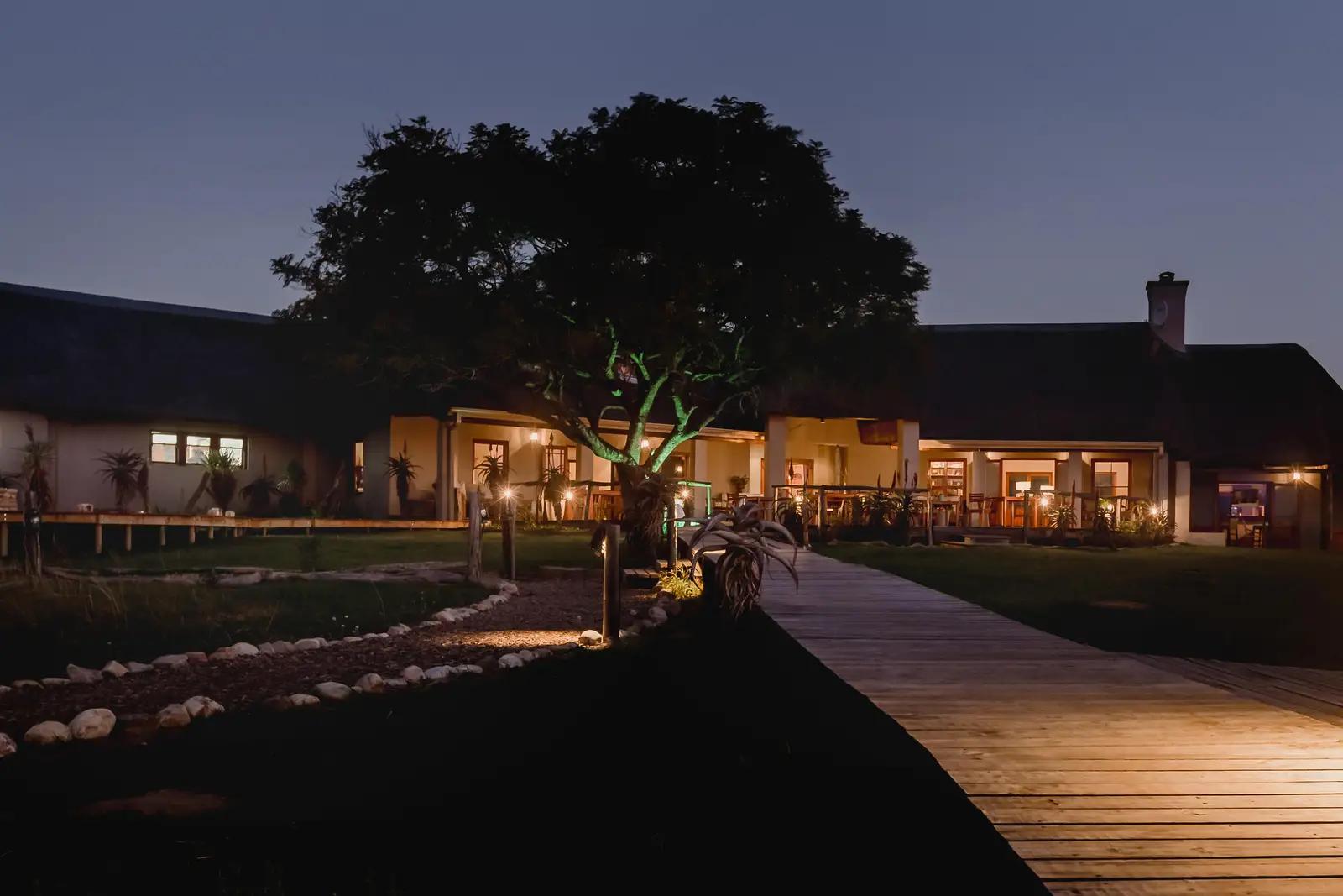 Amakhala Hlosi Game Lodge