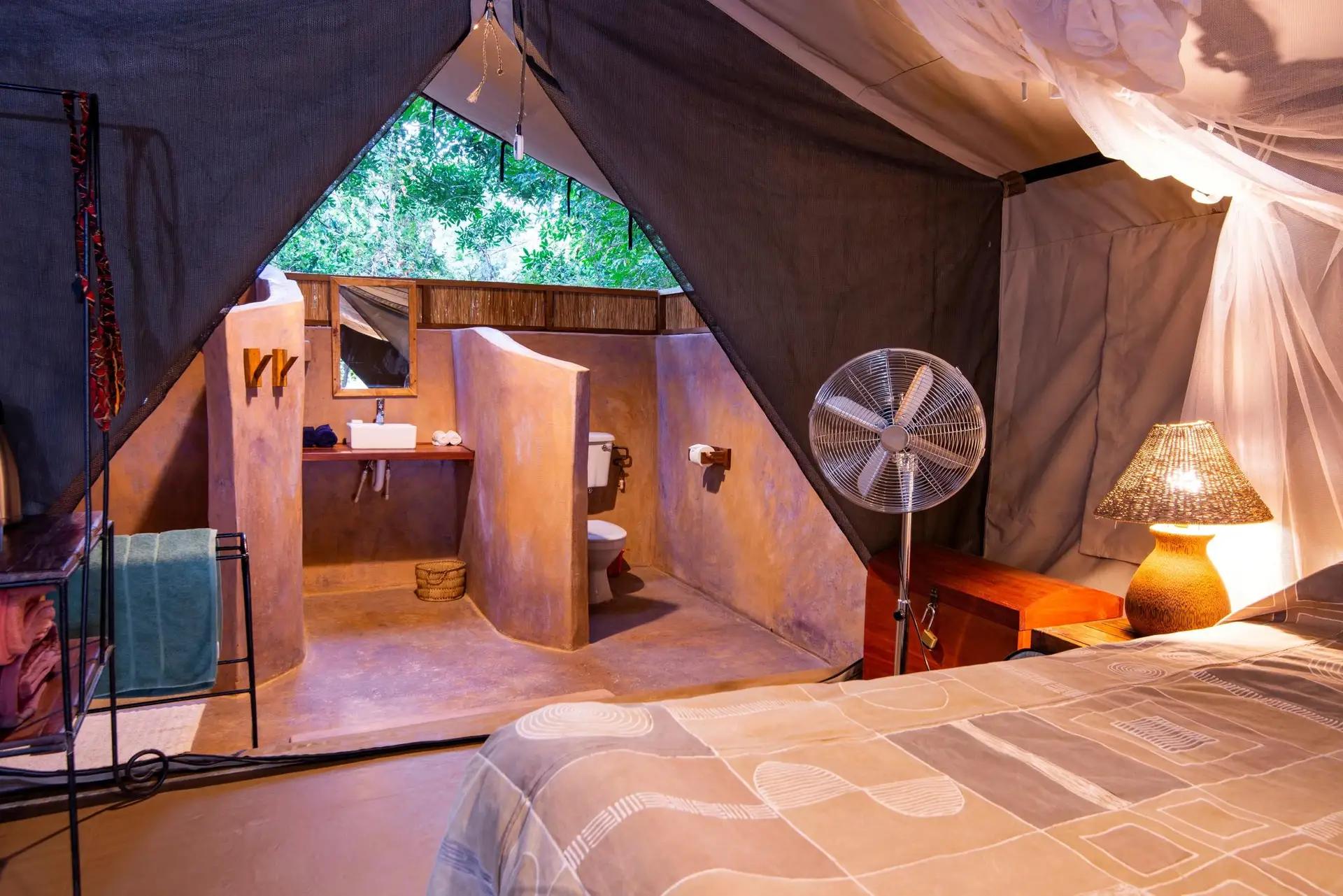 Flatdogs Camp - South Luangwa Lodge