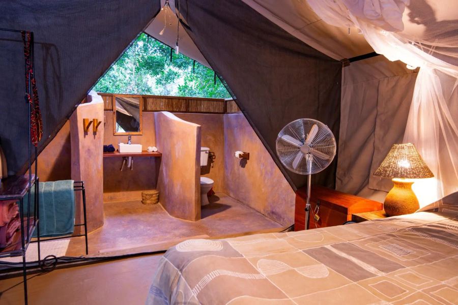 Flatdogs Camp - South Luangwa Lodge