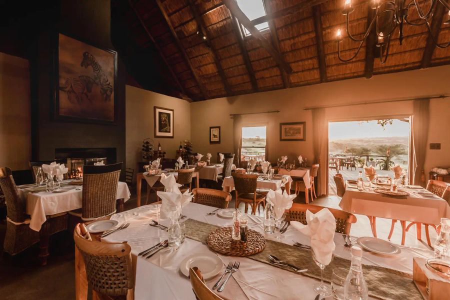 Amakhala Hlosi Game Lodge