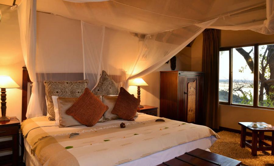 7-Day Fly-In Chobe and Okavango Delta Luxury Safari