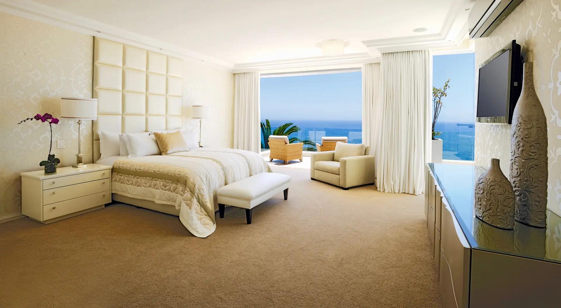The Clarendon Bantry Bay