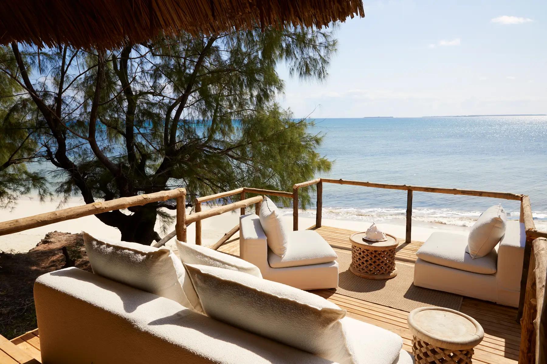 LABA Fanjove Coral Manor