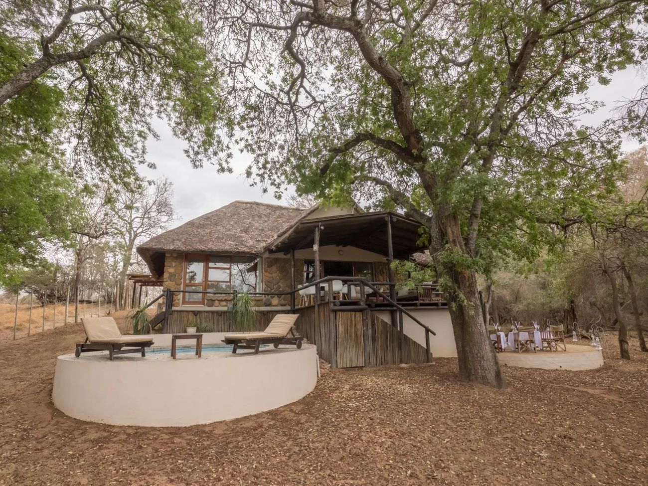 Kuname Manor House