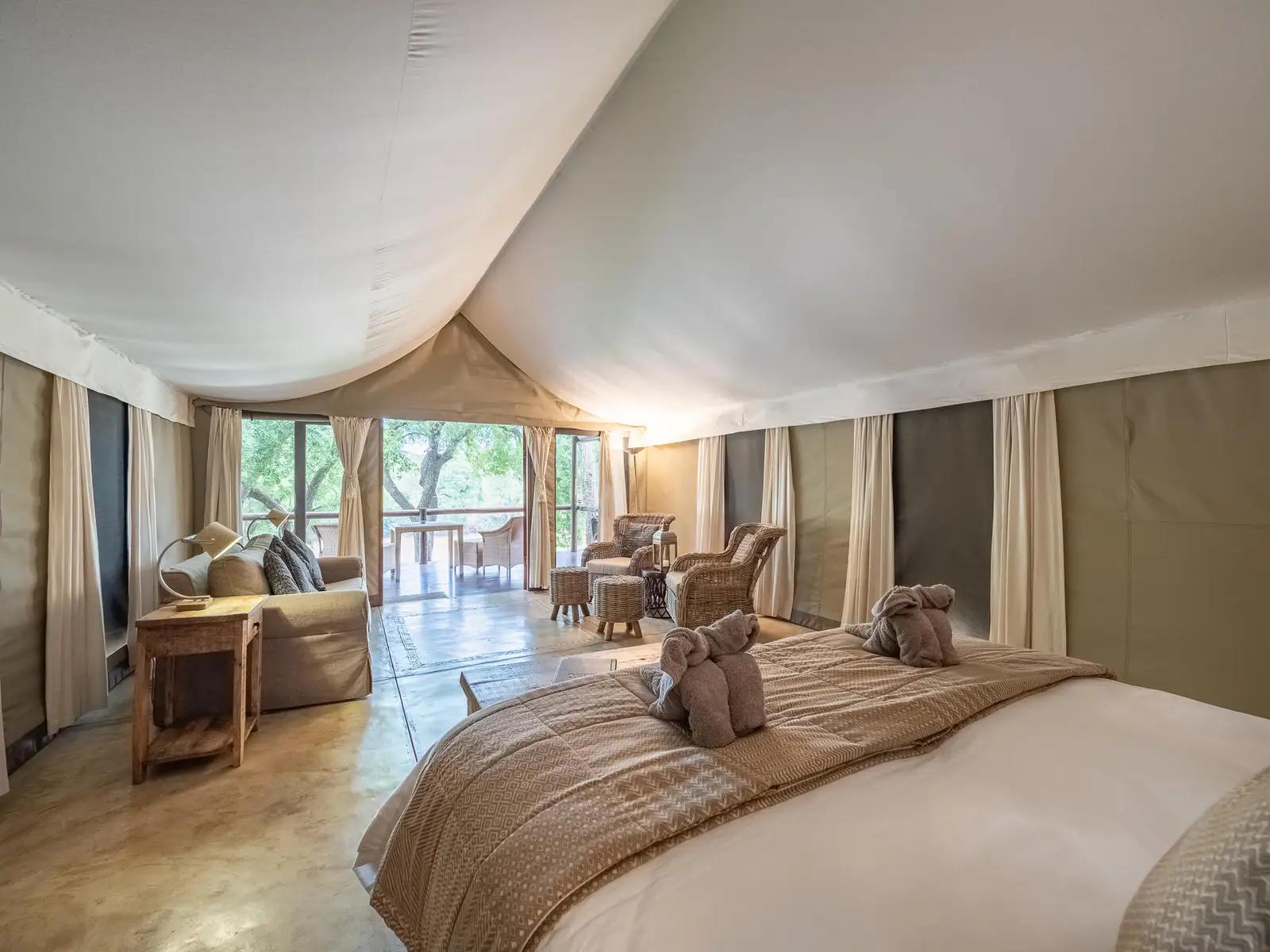 Nyati BIG 5 Safari Lodge