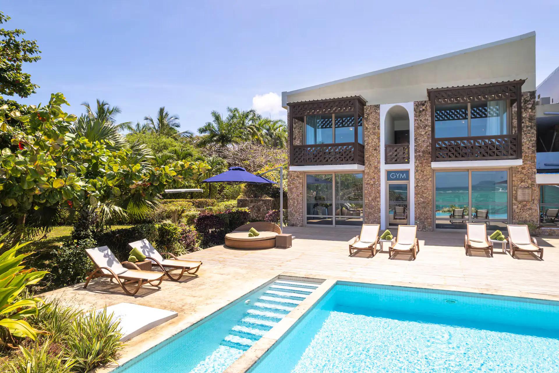 7-Day West and East Ultra-Lux Zanzibar Fly-in Package