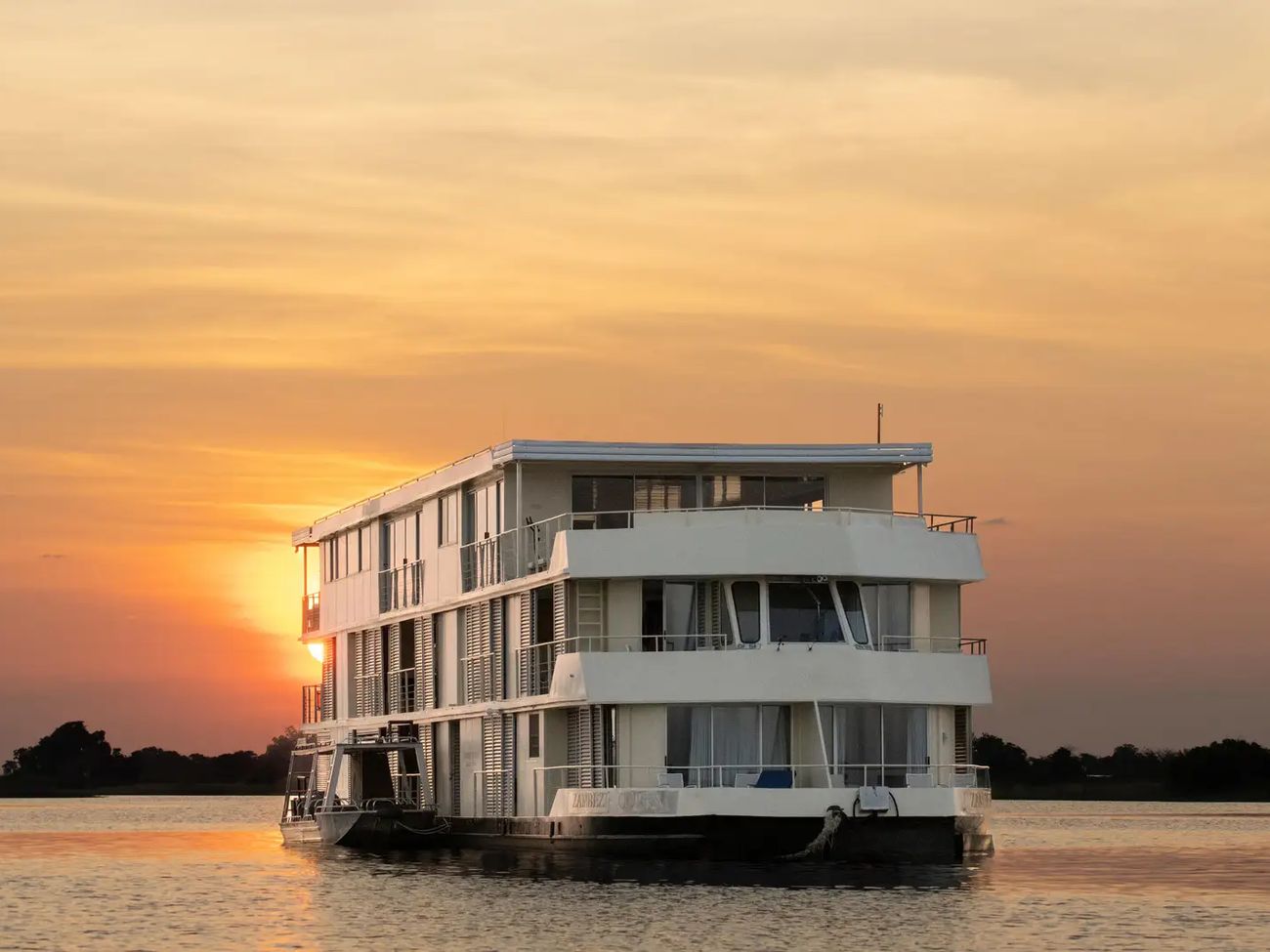 Zambezi Queen Luxury Houseboat