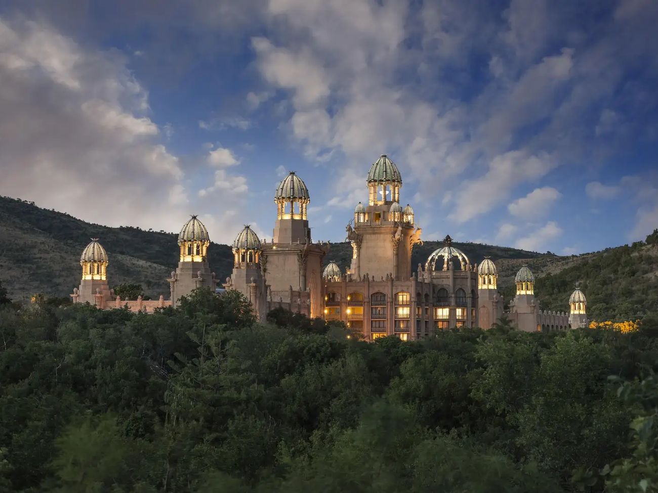 8 Day Sabi Sands Wildlife, Sun City Resort & Cape Town Explorer