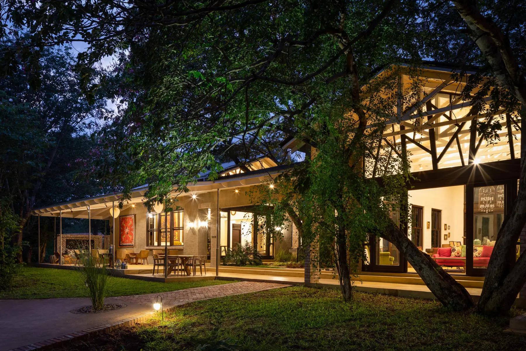 10-Day Romantic Safari Across Southern Africa: Victoria Falls, Delta & Kalahari