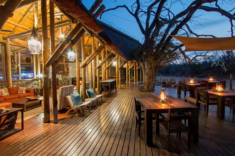 4-Day African Chic Fly-In Rhino Post Safari