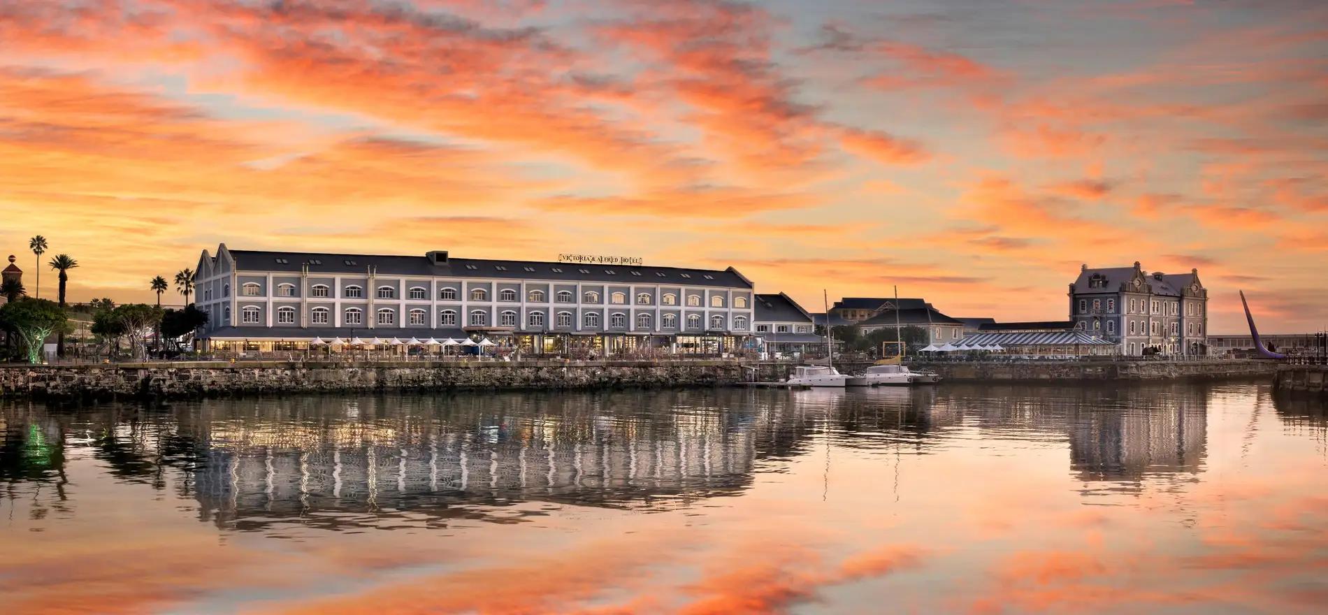 8-Day Cape Town Family Safari and Vic Falls Combo
