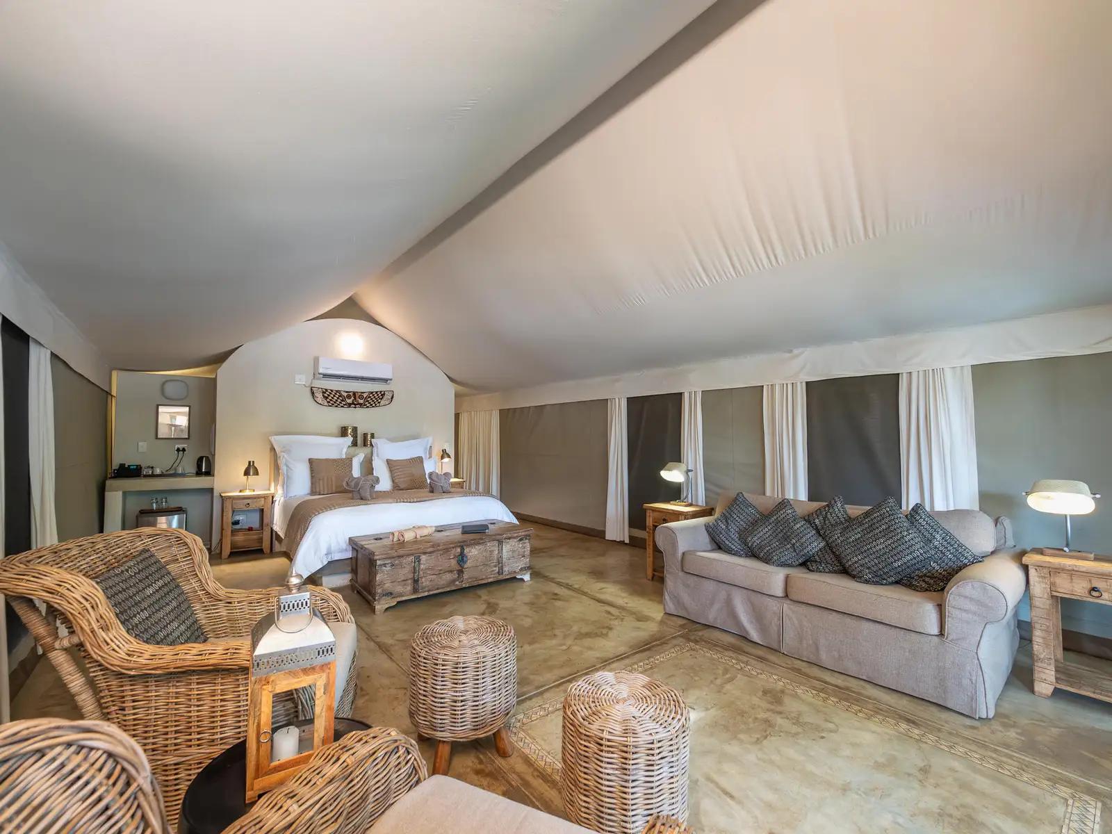 Nyati BIG 5 Safari Lodge