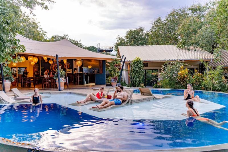 9-Day South Africa and Victoria Falls Adventure Safari