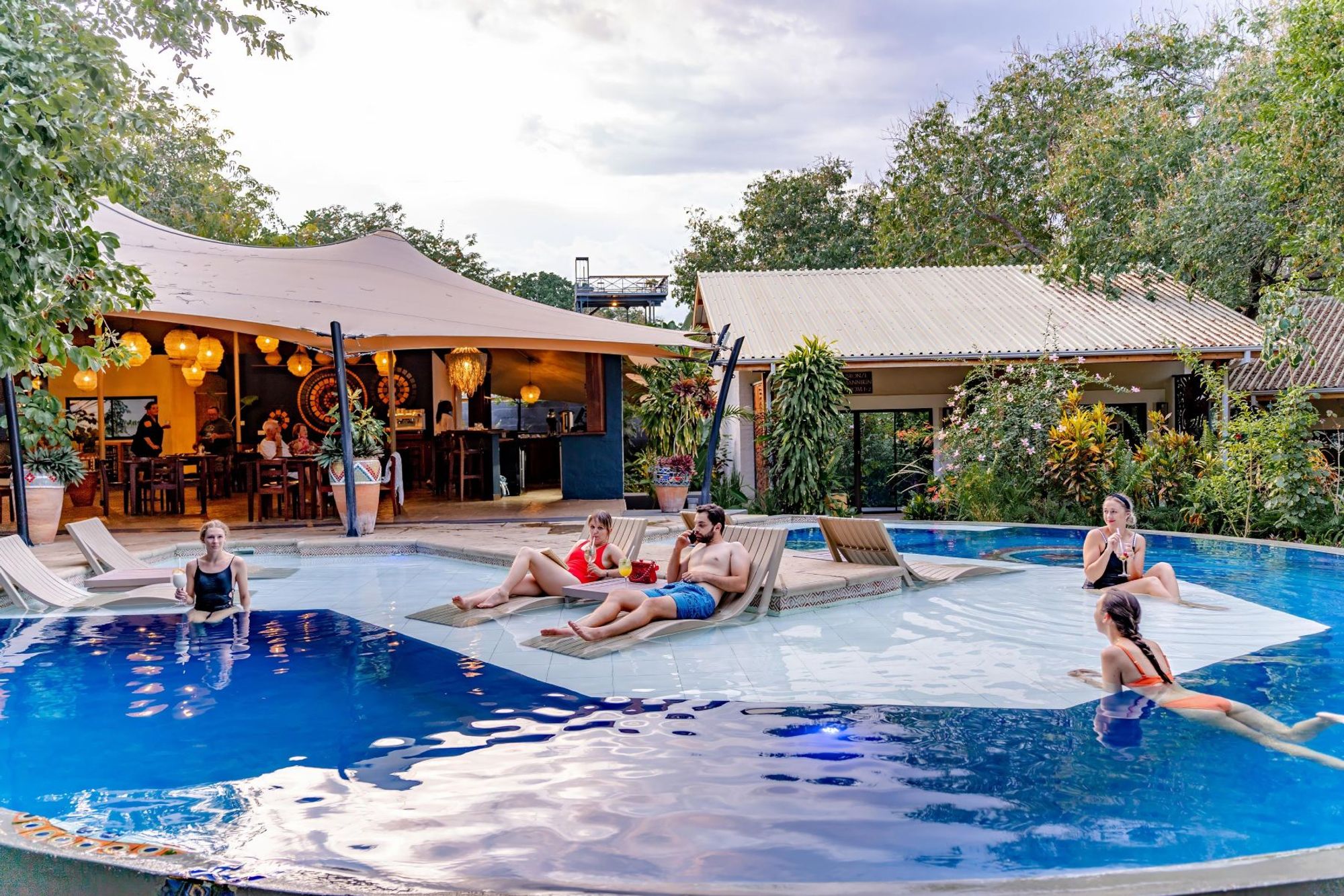 9-Day South Africa and Victoria Falls Adventure Safari