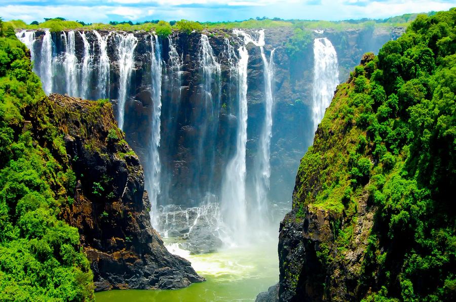 8-Day Victoria Falls and Mauritius Combo