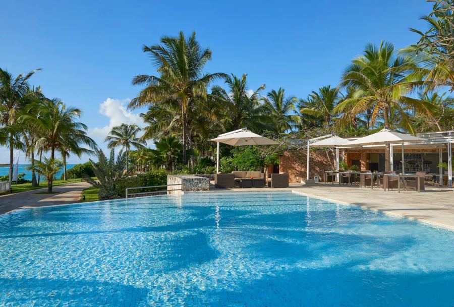 7-Day West and East Ultra-Lux Zanzibar Fly-in Package