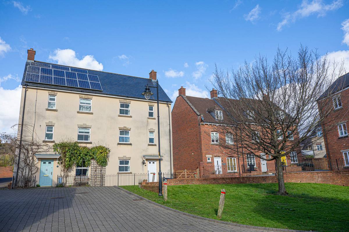 Property detail 1 — Adam Clegg Estate Agents