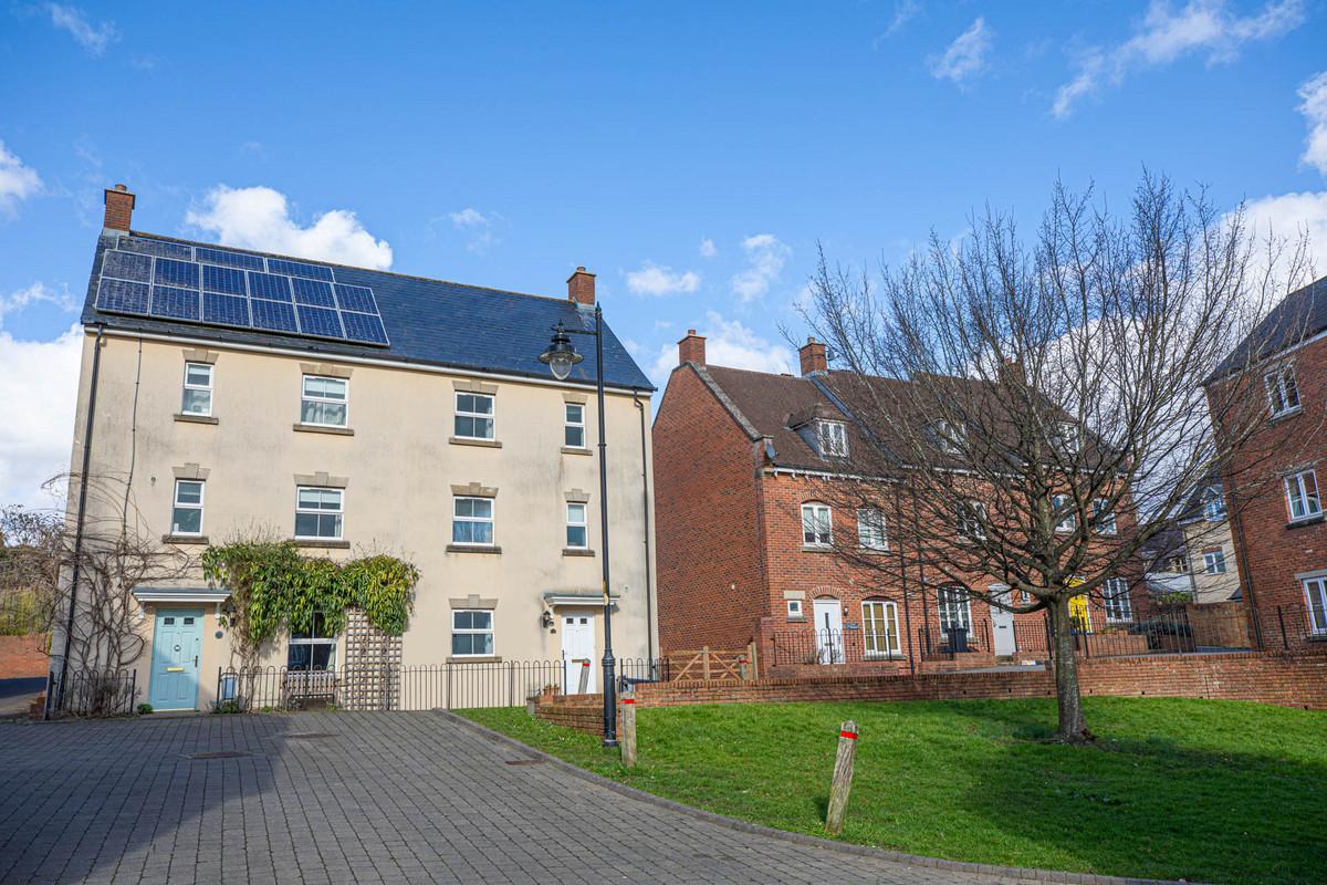 Property detail 1 - Adam Clegg Estate Agents