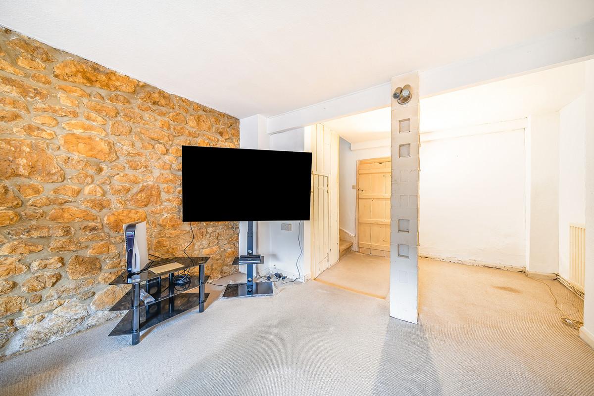 Property detail 2 - Adam Clegg Estate Agents