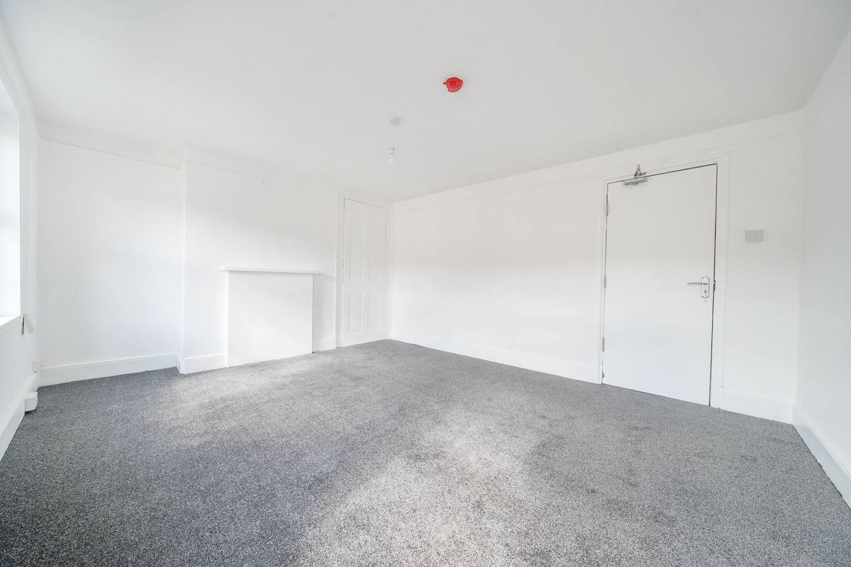 Property detail 1 — Adam Clegg Estate Agents