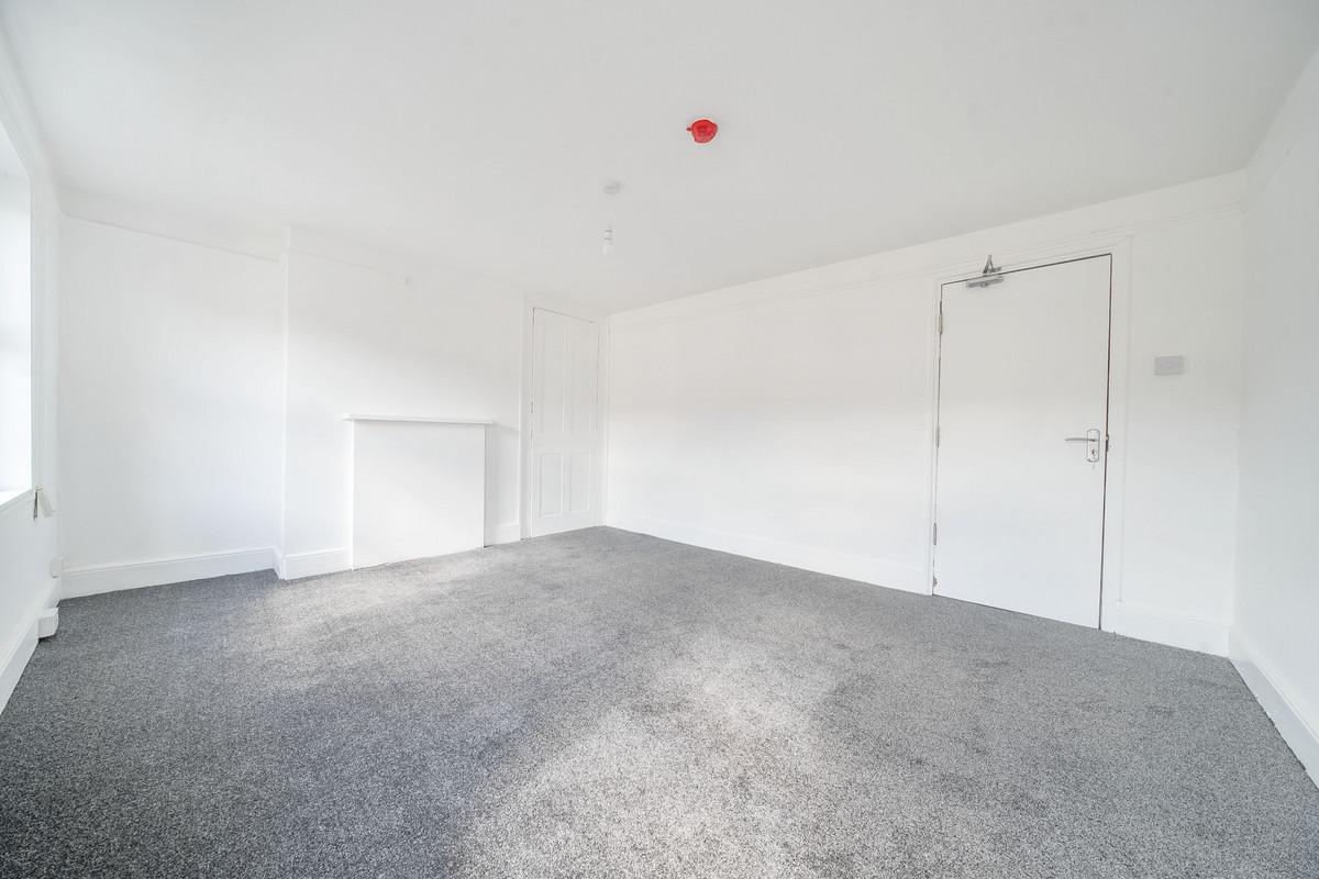 Property detail 1 - Adam Clegg Estate Agents