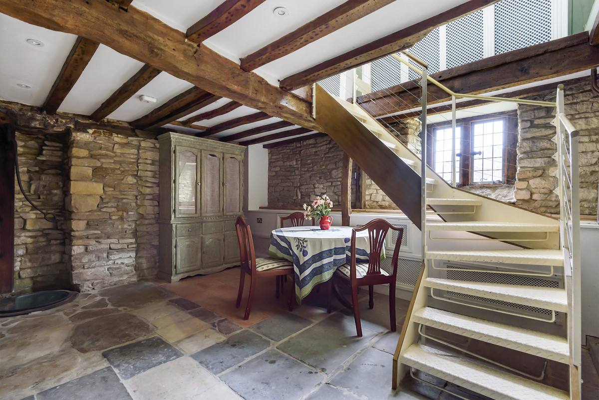 Property detail 1 — Adam Clegg Estate Agents