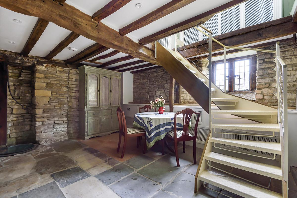 Property detail 1 - Adam Clegg Estate Agents