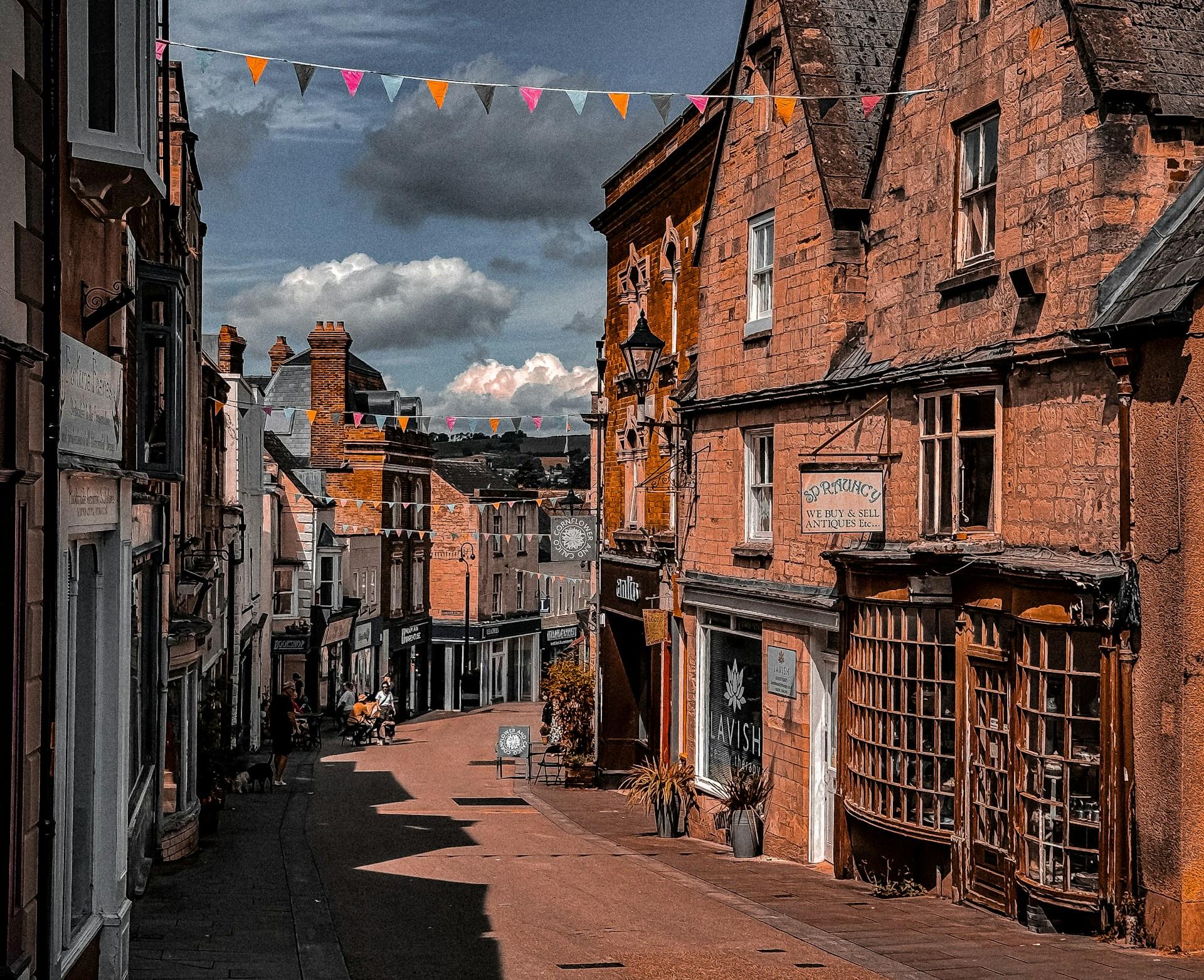 The Seller's Checklist: 7 Steps to Sell Your Home Well in Stroud and the Cotswolds