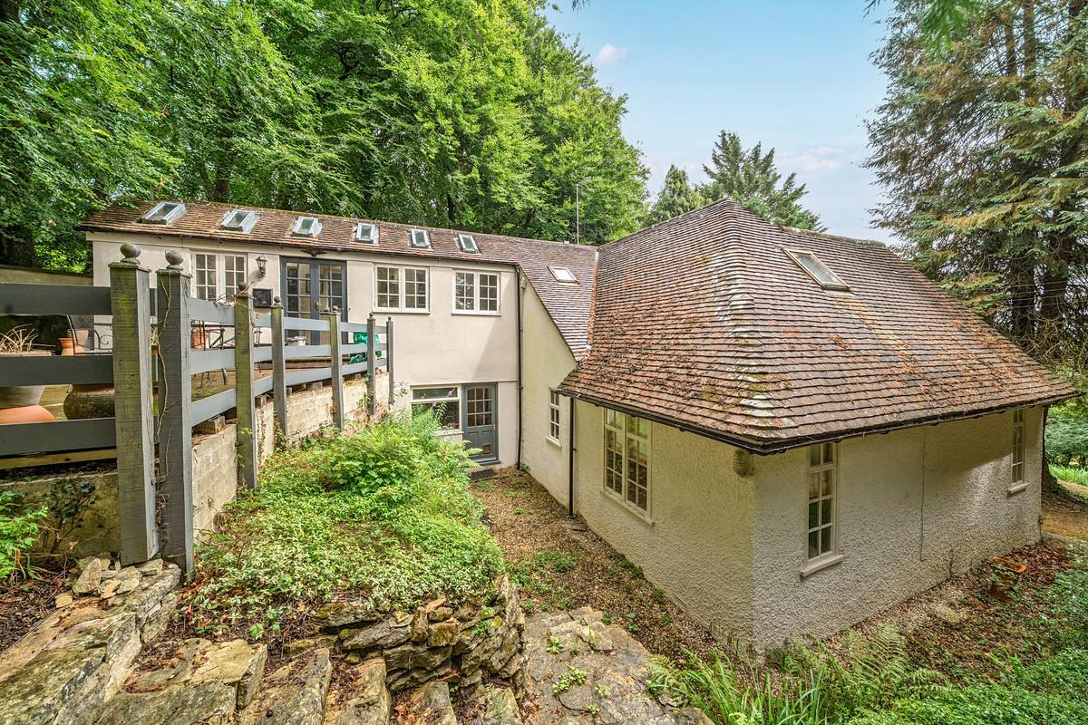 Property detail 1 - Adam Clegg Estate Agents
