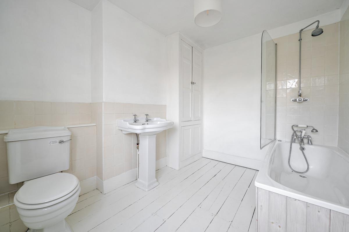Property detail 8 - Adam Clegg Estate Agents