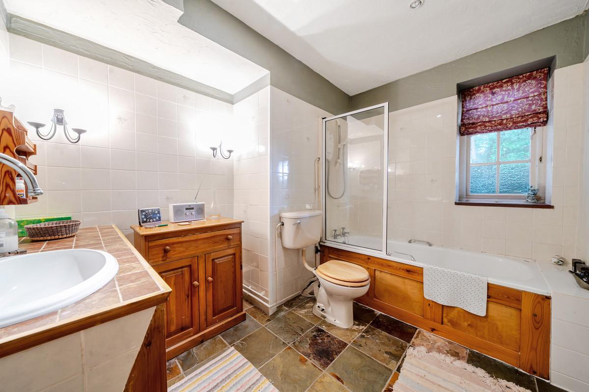 Property detail 12 - Adam Clegg Estate Agents