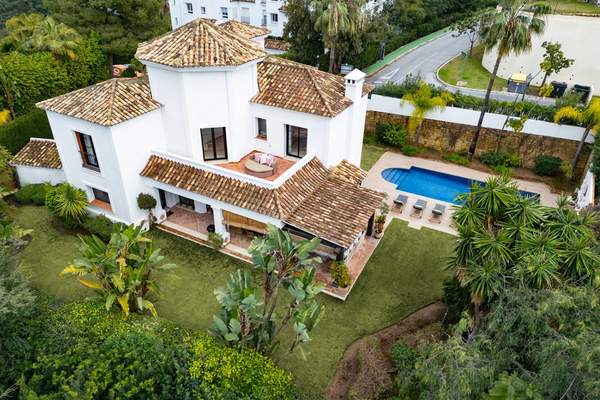 La Quinta 193 aerial and plot context in La Quinta, Benahavis