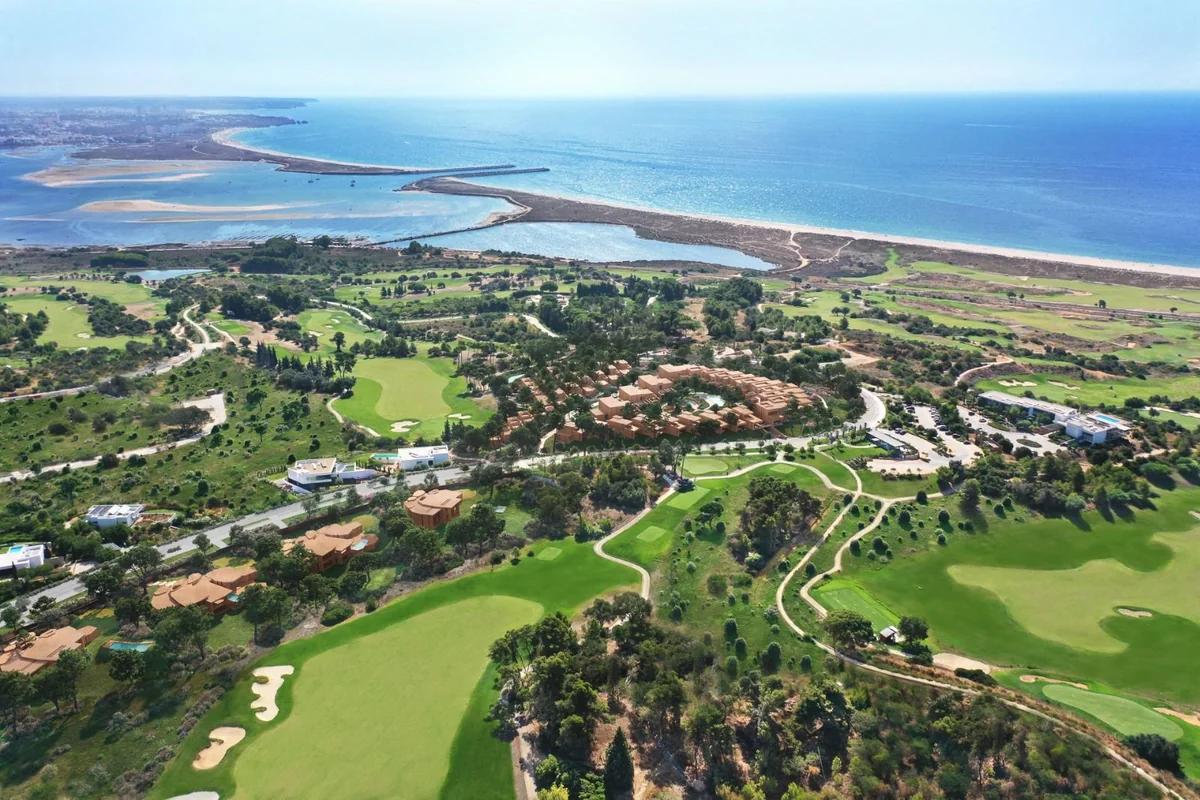 Palmares residences beside the golf course and Atlantic coast