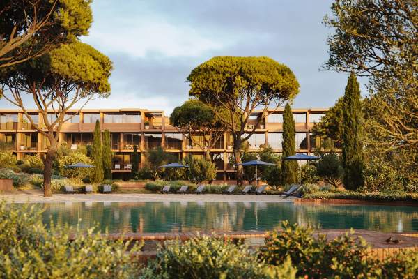 Pool setting at Terracota Vilamoura