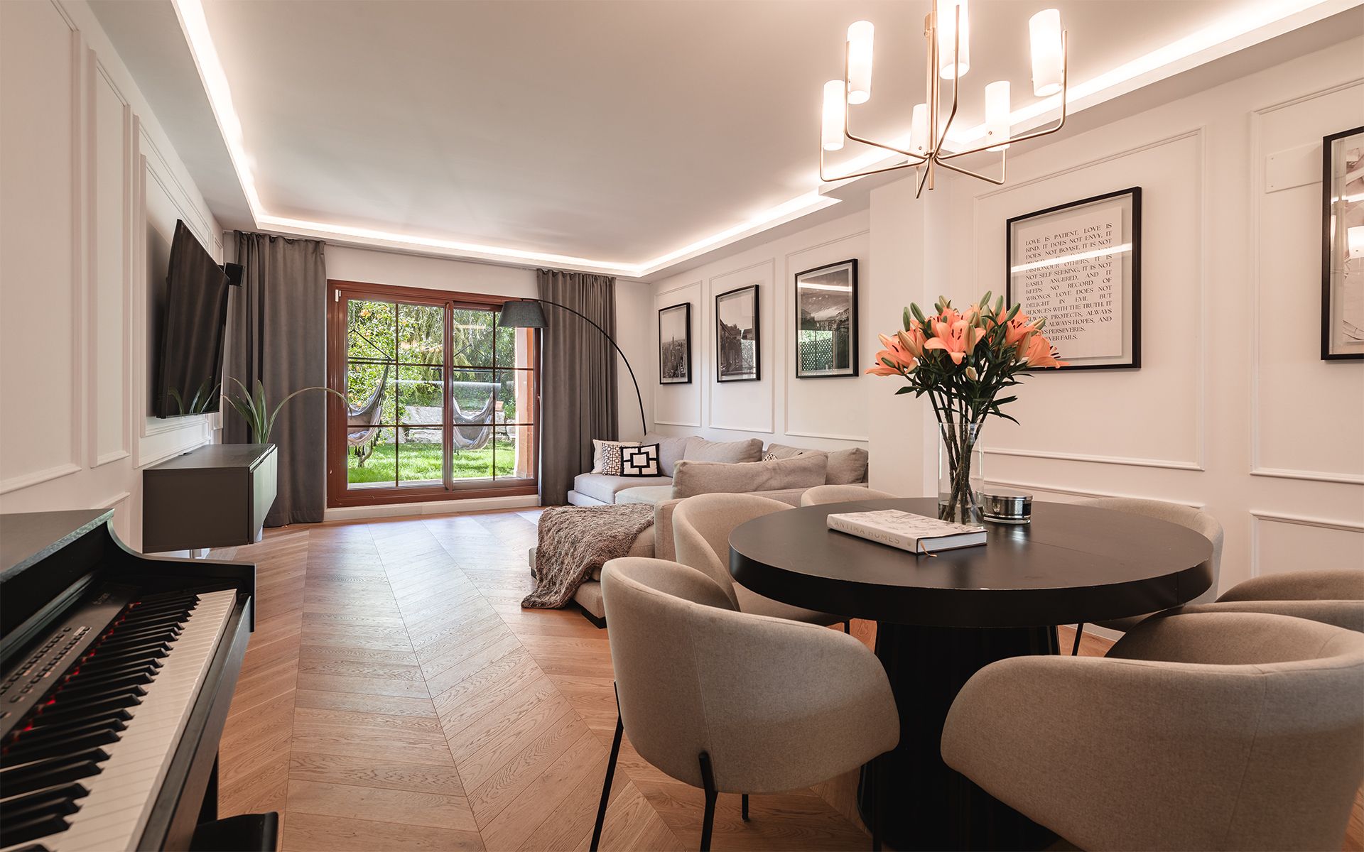 Renovated living and dining room with garden view in Gazules del Sol.