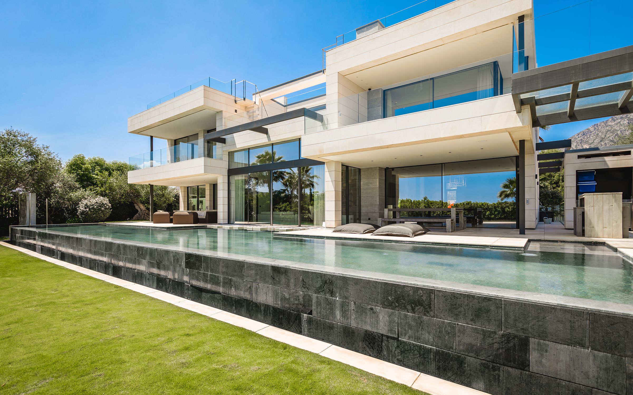 Villa Lomas del Virrey exterior with private pool