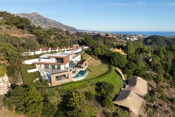 Madronal 72 aerial plot context in El Madronal, Benahavis